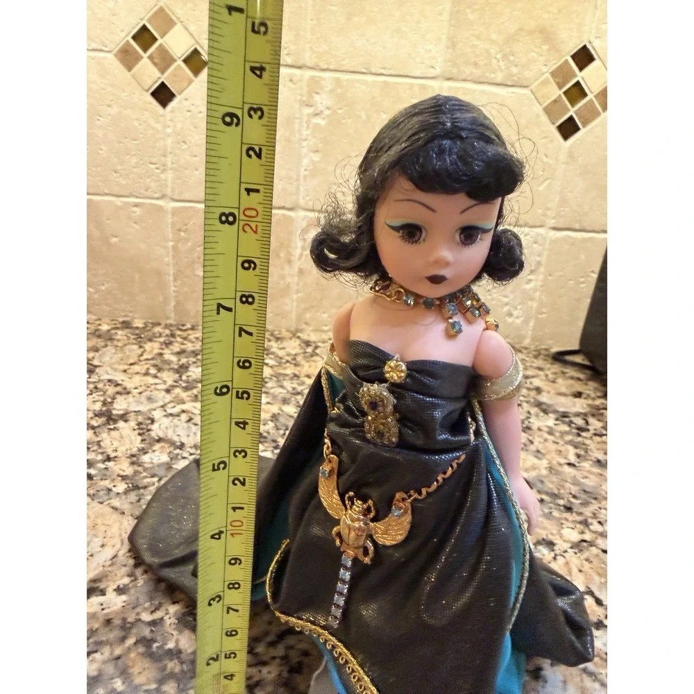 Madame Alexander Cleopatra 86002 1996 Legends #0023/2500 Doll Box COA